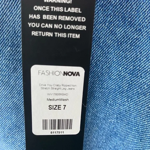 Fashion Nova Distressed jeans - Picture 3 of 5